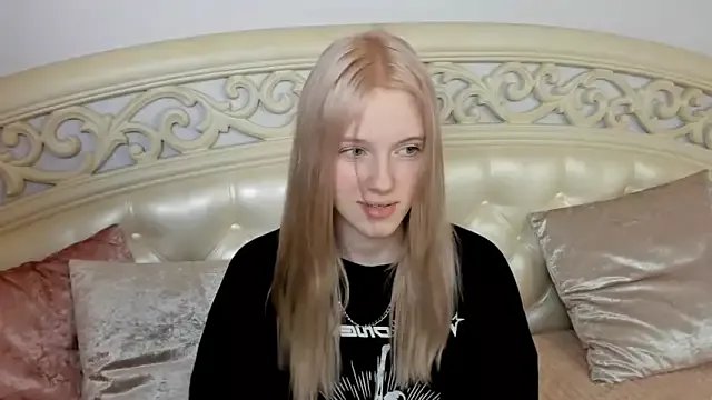 EdlaHewell on StripChat