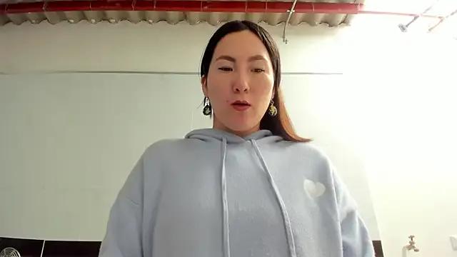 Elle_Lee_ — TAKE OFF SWEATER + NIPPLE CLAMPS 