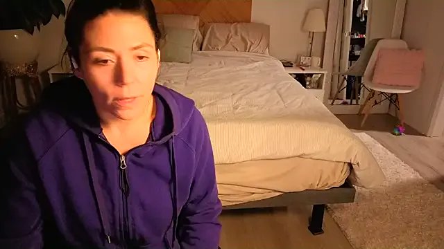 Ellie-Elizabeth on StripChat