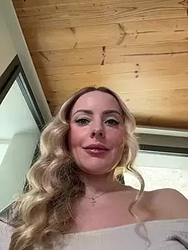 EmaSalis on StripChat