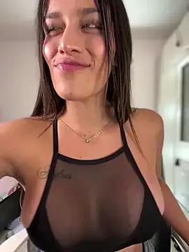 Emmily_19 on StripChat 