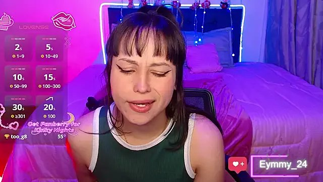 Eymmy_24 on StripChat