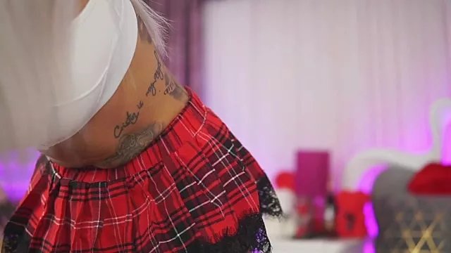 fallingangel on StripChat