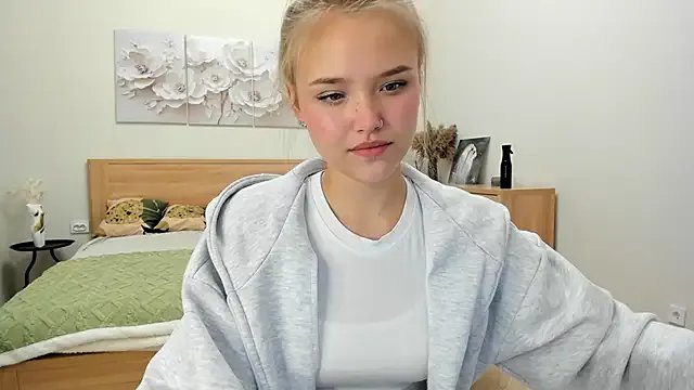 flooora_0 on StripChat