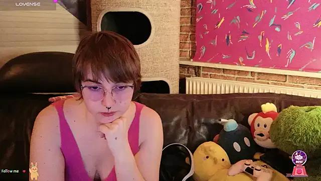 GamerGirl_Eve — LT gets 2 Videos + 2 Pics ( )*