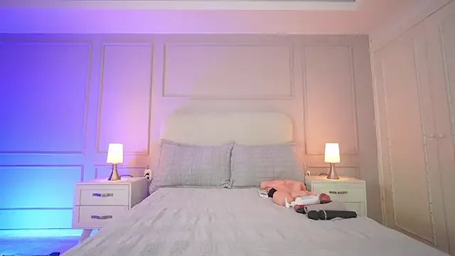 hanna__w — domi inside pussy + rub clit