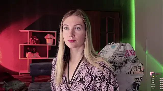 Hello_Lisha on StripChat 