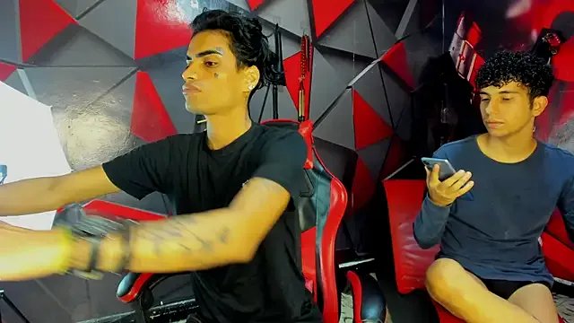 Hot_Boys_Without_Limits on StripChat