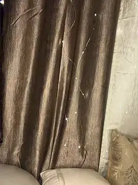 KARISHMA-STRIP on StripChat