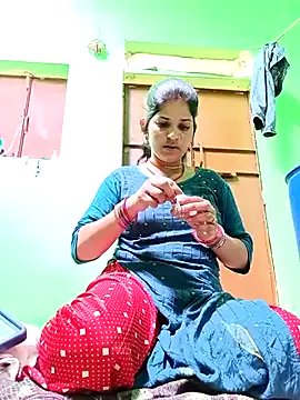 Karishma_cute on StripChat