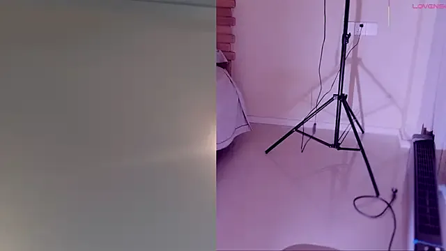 Krismil3 from StripChat