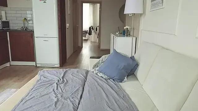 KristineEsme — naked and masturbate