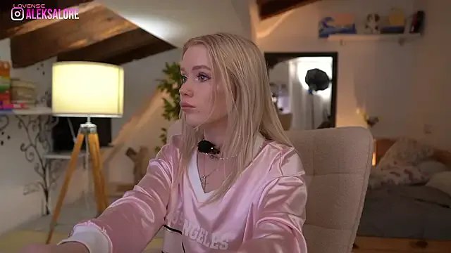 LexieLoree on StripChat