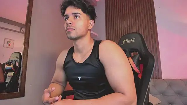 liam_collins21 on StripChat