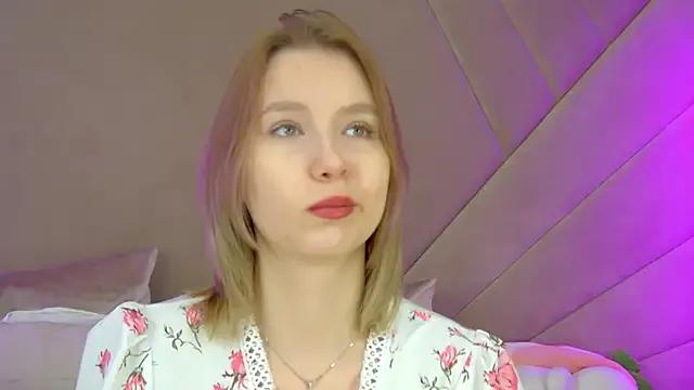 LiliLinn on StripChat 