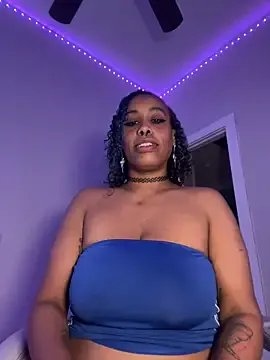 loveluna8 on StripChat