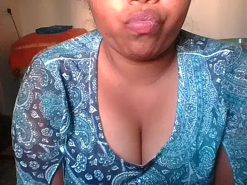 Mathi_cam on StripChat