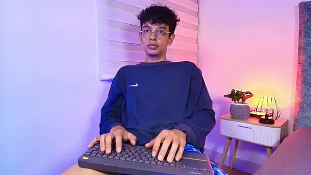 maxfrost_1 on StripChat