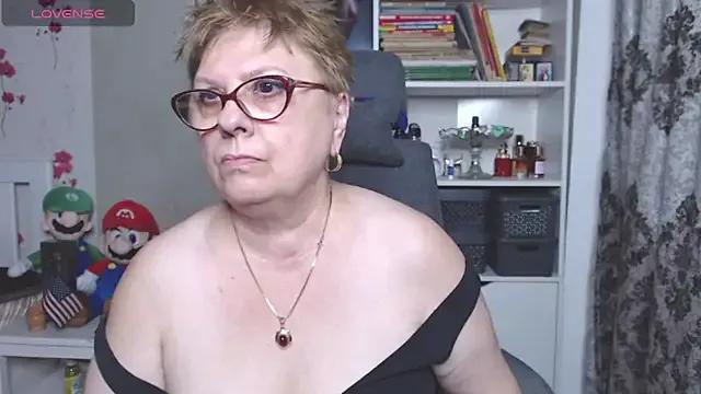 Mella4you on StripChat 