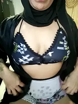 nadia__abaud on StripChat