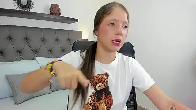 nataly_rodri on StripChat