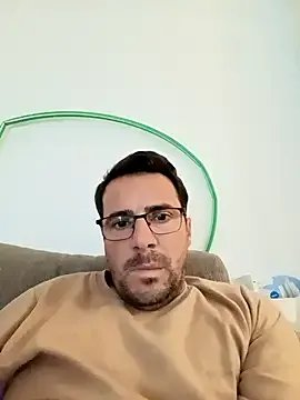 NatanCasad0 — Mostro a bunda