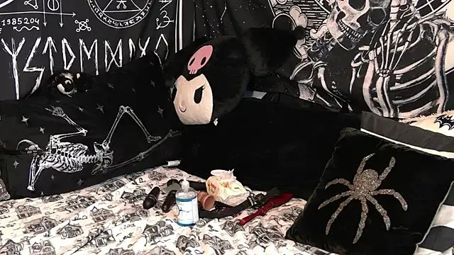 Paige_Turner on StripChat