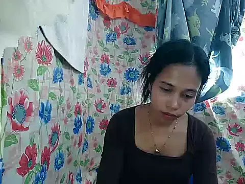 PinaySkinnyGirl on StripChat