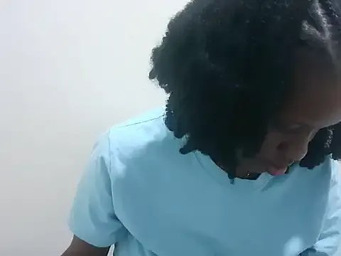 prettybeee on StripChat