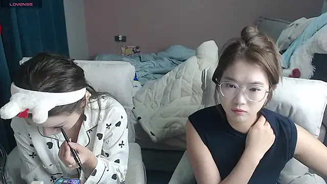 redrose520 on StripChat