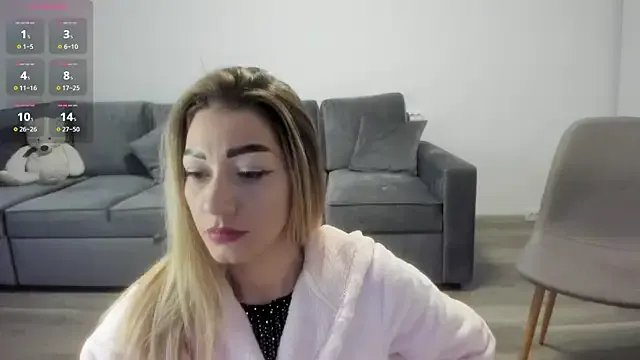 rossana_doll on StripChat