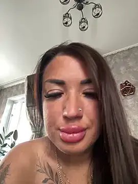 RuslanaXX — Wow squirt in pablick