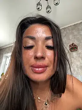 RuslanaXX on StripChat