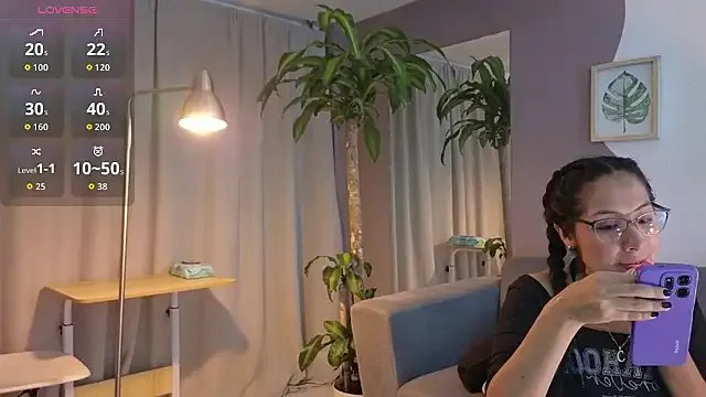 Saly_Moon1 on StripChat