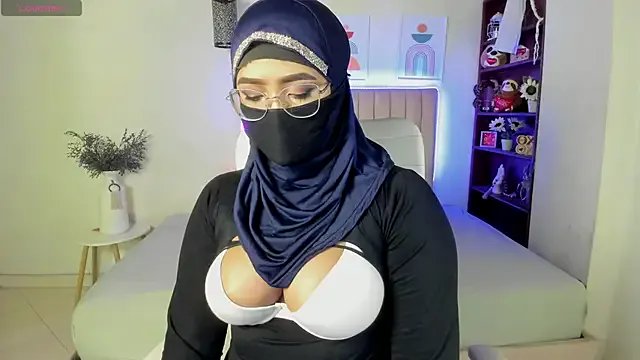 Sasha_Anaan on StripChat