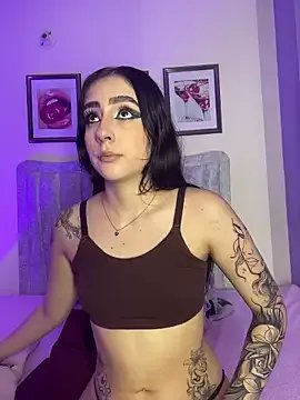 sharlot24 on StripChat