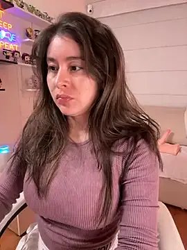 Sharon_07 on StripChat