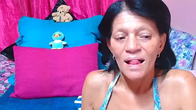 SLUTTYROXY on StripChat