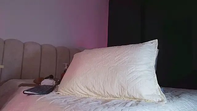 sofi_decker on StripChat