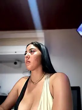 Sofia_Collins- on StripChat