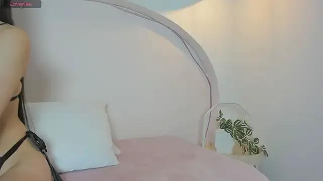 sweetluu_ on StripChat 