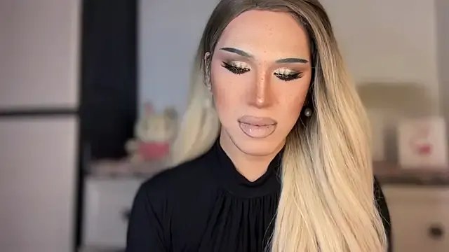 Ts_glamxx — I NEED SOMEONE TO CUDDLE <3