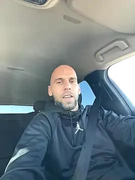 Tu_ho_mie — Public - naked driving