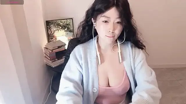 Xiaoai_007 on StripChat