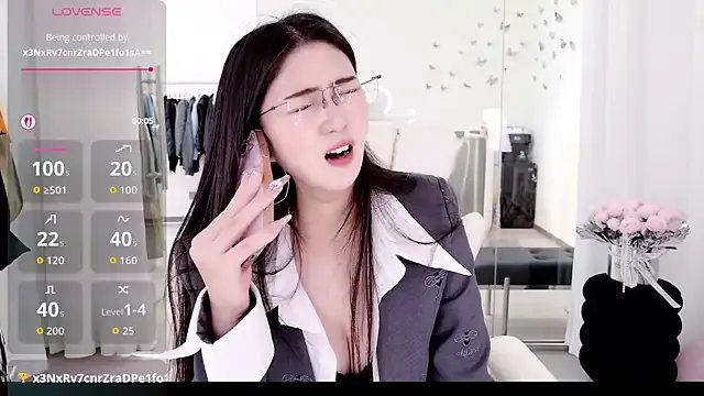 yangyang-777 on StripChat