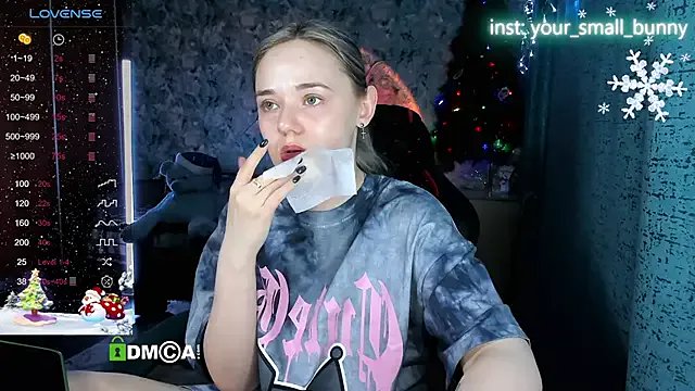 Your_small_bunny on StripChat