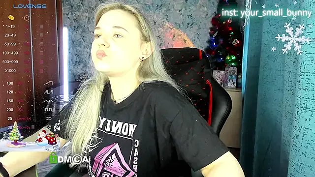 Your_small_bunny on StripChat