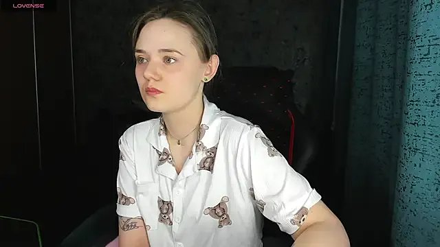 Your_small_bunny on StripChat