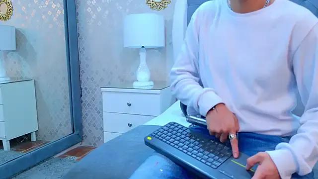 ZoeKrug — Shape your muscles