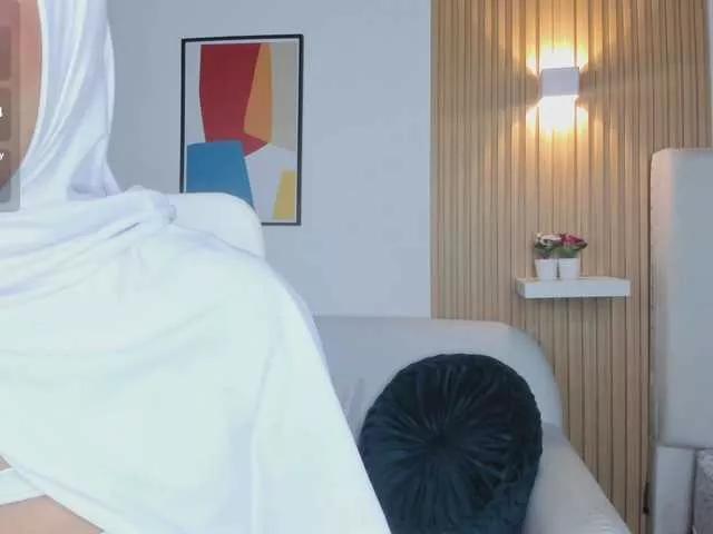 alma-avad from BongaCams